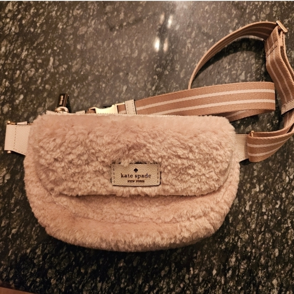 Kate Spade Cream Crossbody Bag with Fluffy Sherpa Texture - Picture 2 of 6